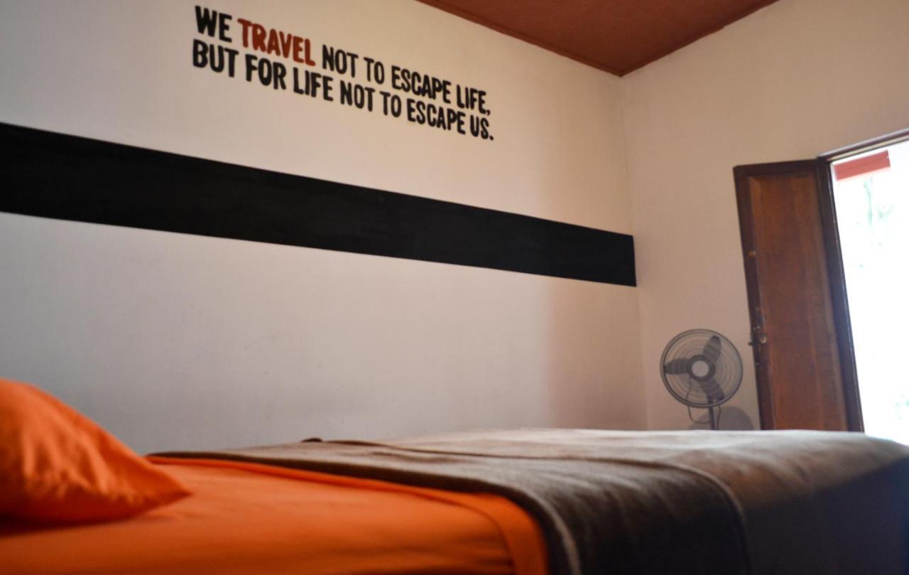 Nostalgic Hostel B&B Гватемала Экстерьер фото